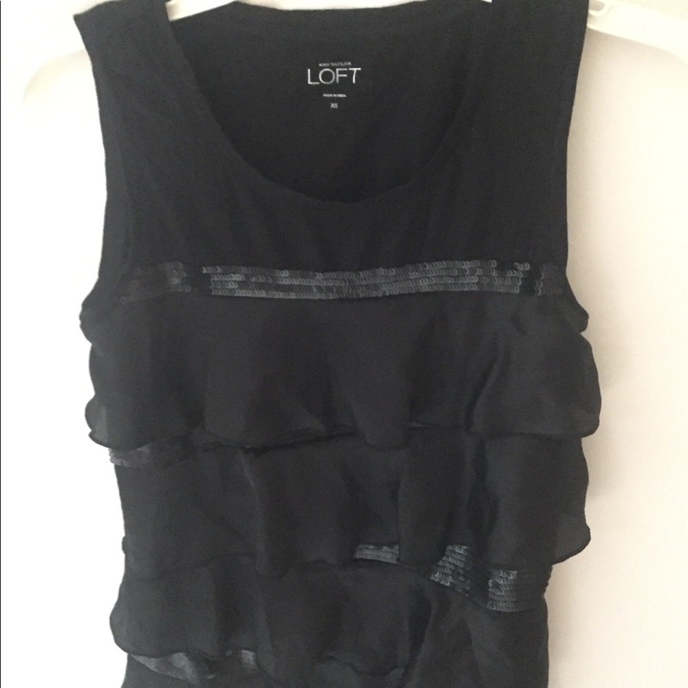 Black tank top only worn a few times size XS